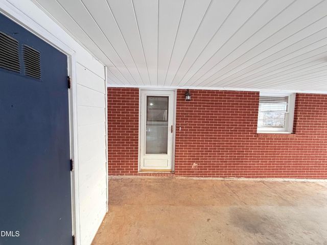 2805 Trail Six, Burlington, NC 27215