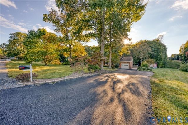 5400 Claridge Dr, Chesterfield, VA 23832