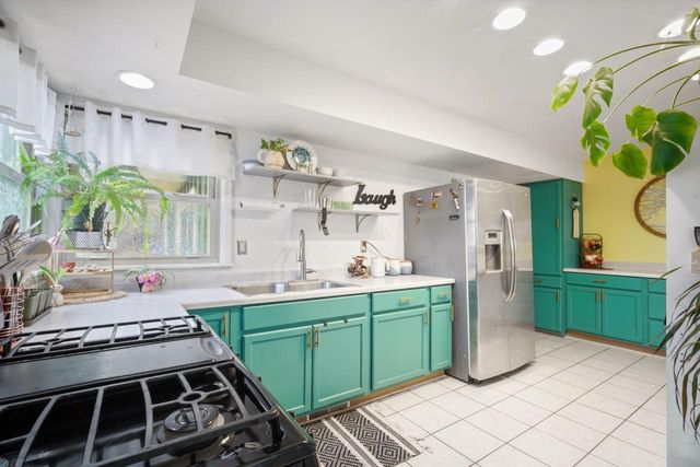 601 Edgewood AVENUE, South Milwaukee, WI 53172