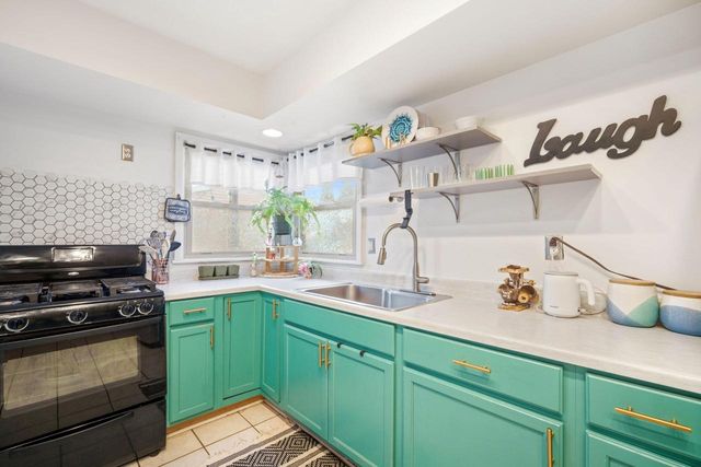 601 Edgewood AVENUE, South Milwaukee, WI 53172