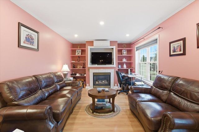 11 Floral Street, South Burlington, VT 05403