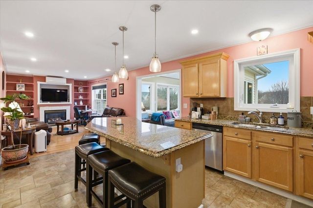 11 Floral Street, South Burlington, VT 05403