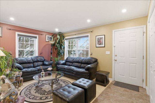 11 Floral Street, South Burlington, VT 05403