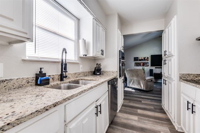 3820 Flamingo Lane, Irving, TX 75062