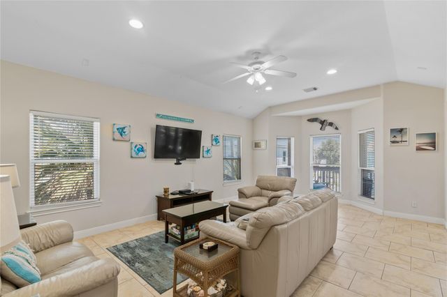 13819 Mutiny Lane, Galveston, TX 77554
