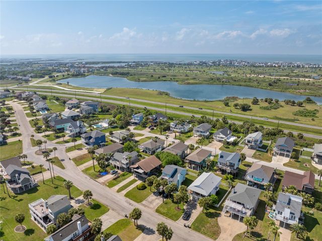 13819 Mutiny Lane, Galveston, TX 77554