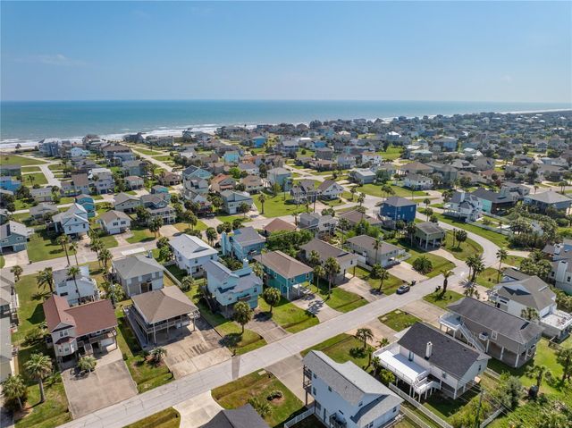 13819 Mutiny Lane, Galveston, TX 77554