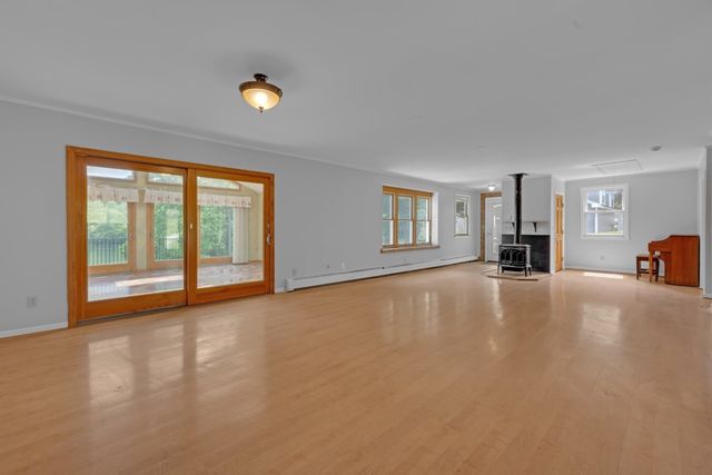 19 Crocker Ave, Lunenburg, MA 01462