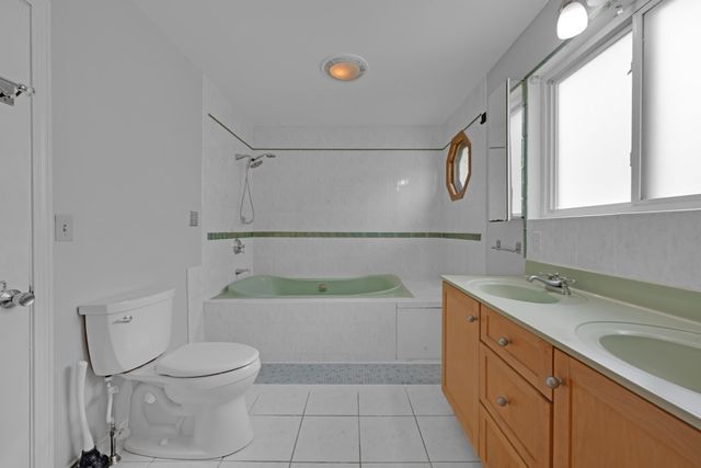 19 Crocker Ave, Lunenburg, MA 01462