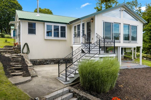 19 Crocker Ave, Lunenburg, MA 01462