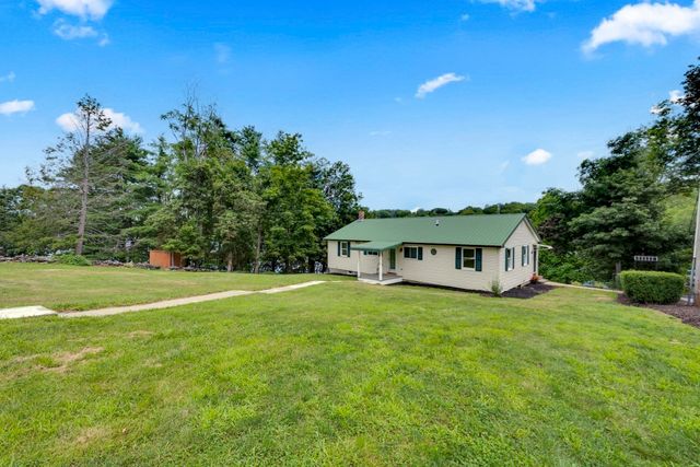 19 Crocker Ave, Lunenburg, MA 01462