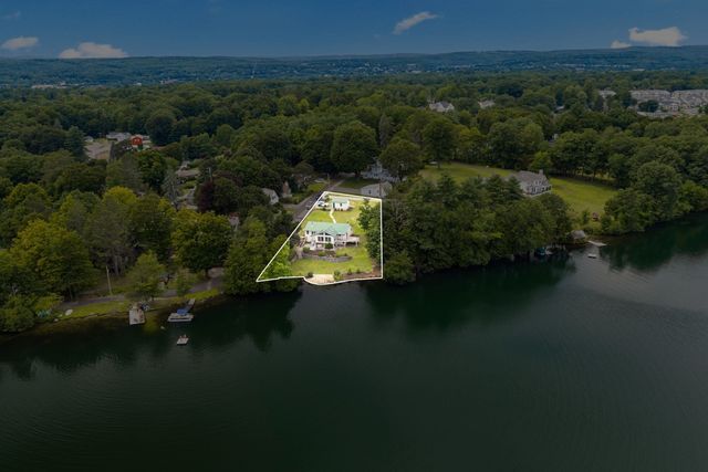 19 Crocker Ave, Lunenburg, MA 01462