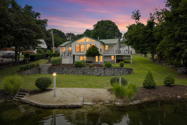 19 Crocker Ave, Lunenburg, MA 01462