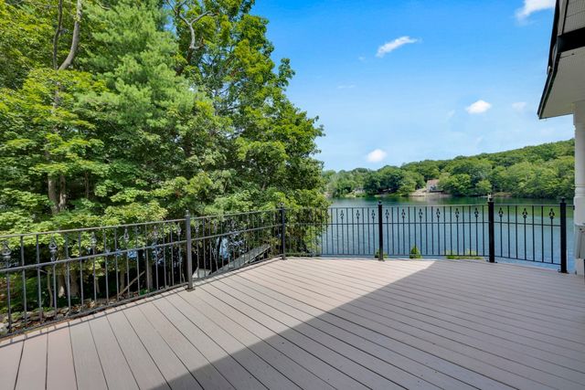 19 Crocker Ave, Lunenburg, MA 01462