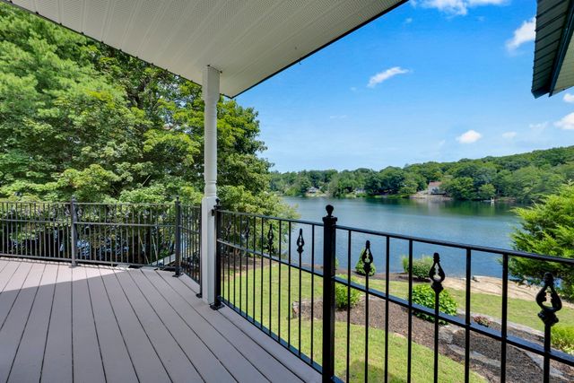 19 Crocker Ave, Lunenburg, MA 01462