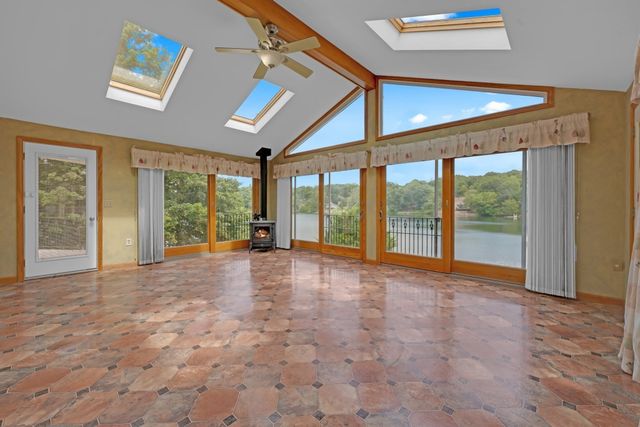 19 Crocker Ave, Lunenburg, MA 01462