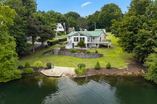 19 Crocker Ave, Lunenburg, MA 01462