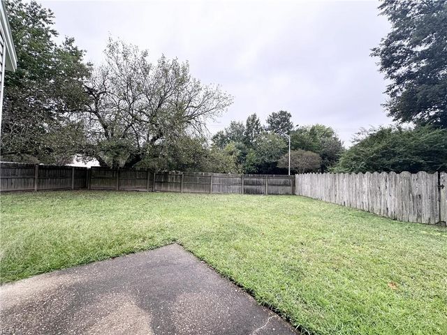 1696 Guthrie ST, Virginia Beach, VA 23464