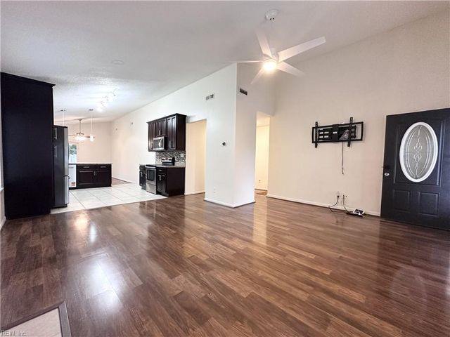 1696 Guthrie ST, Virginia Beach, VA 23464