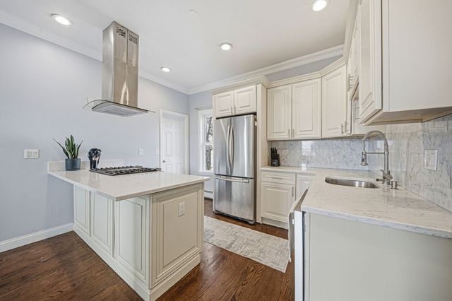 117 Park St, Boston, MA 02122