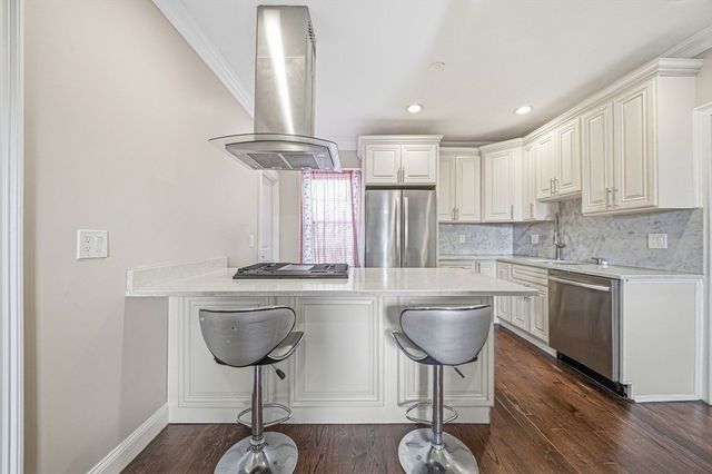 117 Park St, Boston, MA 02122