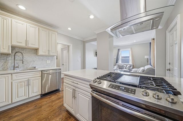 117 Park St, Boston, MA 02122