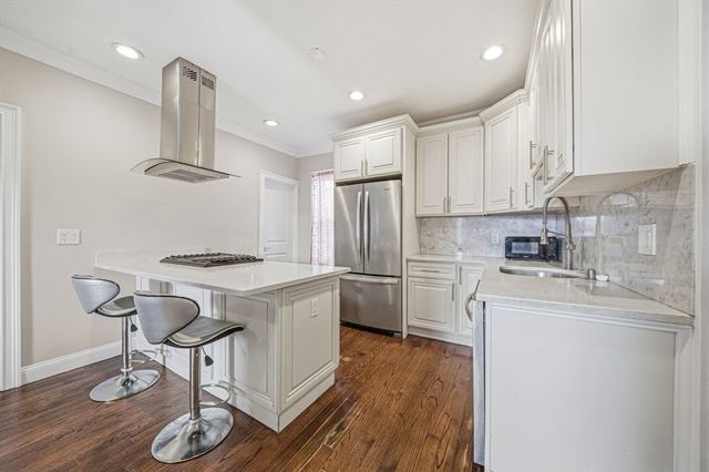 117 Park St, Boston, MA 02122