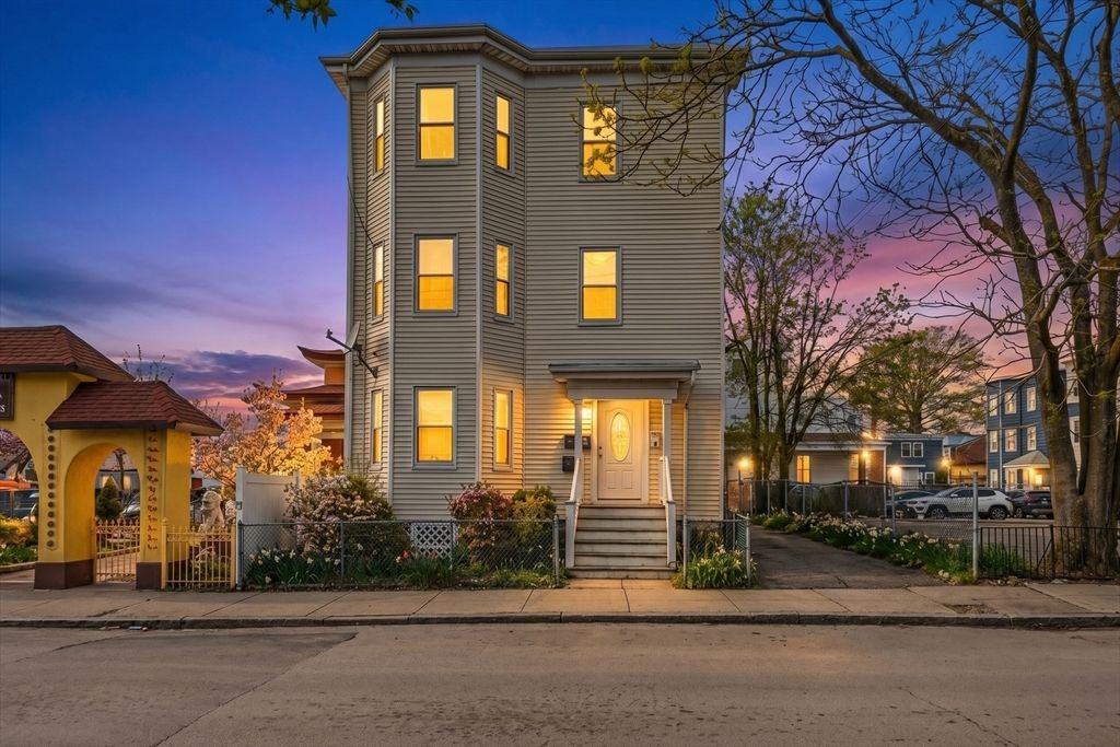 117 Park St, Boston, MA 02122