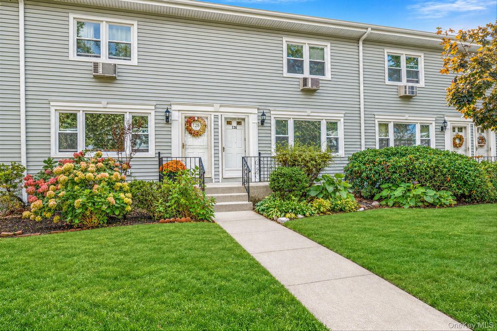 126 Cardinal Lane 126, Islip, NY 11751 — exterior