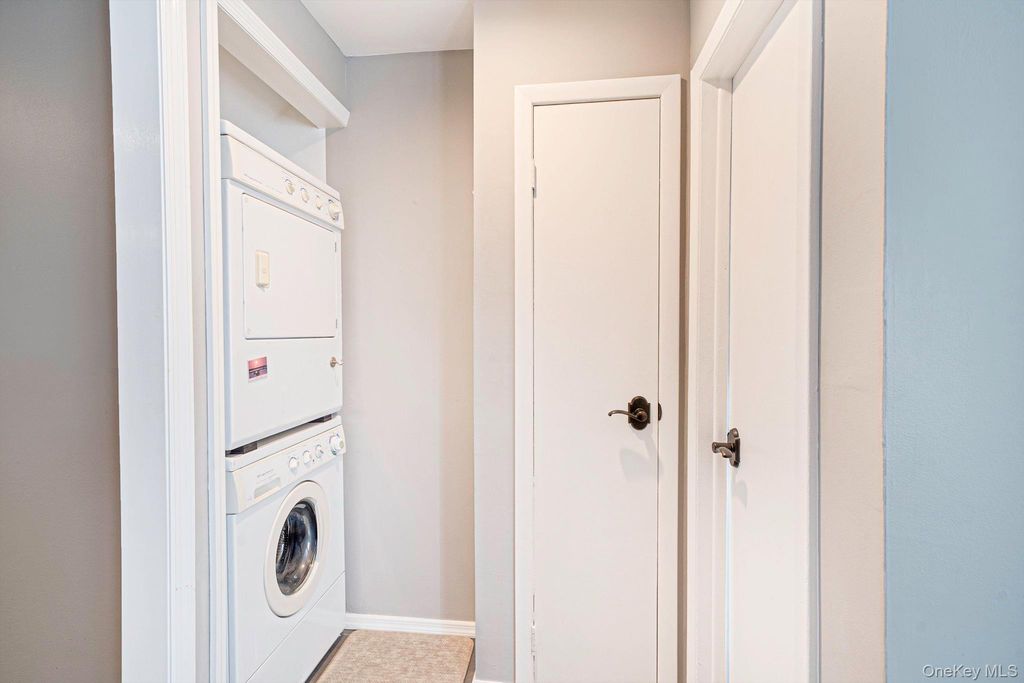 126 Cardinal Lane 126, Islip, NY 11751 — photo 5