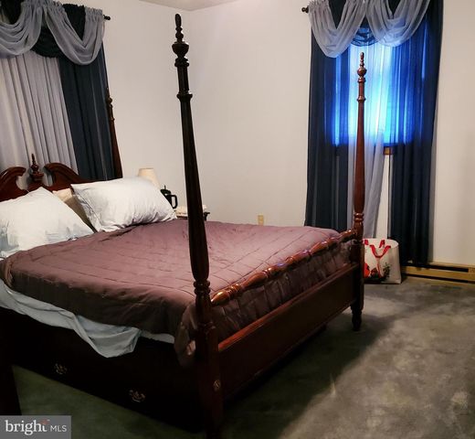 2111 PINEVIEW CIR, Dover, PA 17315