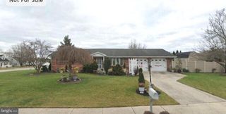 2111 PINEVIEW CIR, Dover, PA 17315