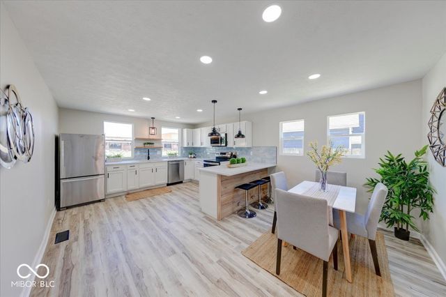 1 S Meridian Street, Greenwood, IN 46143