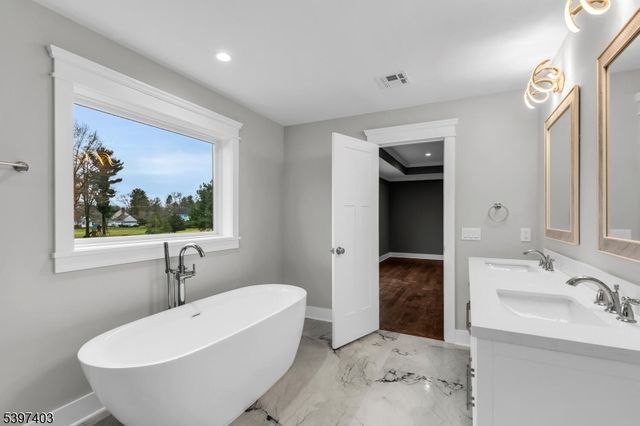 10 Nancy Ln, Bernards Twp., NJ 07920