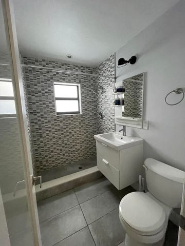 824 NE 4TH Street 2, Fort Lauderdale, FL 33301