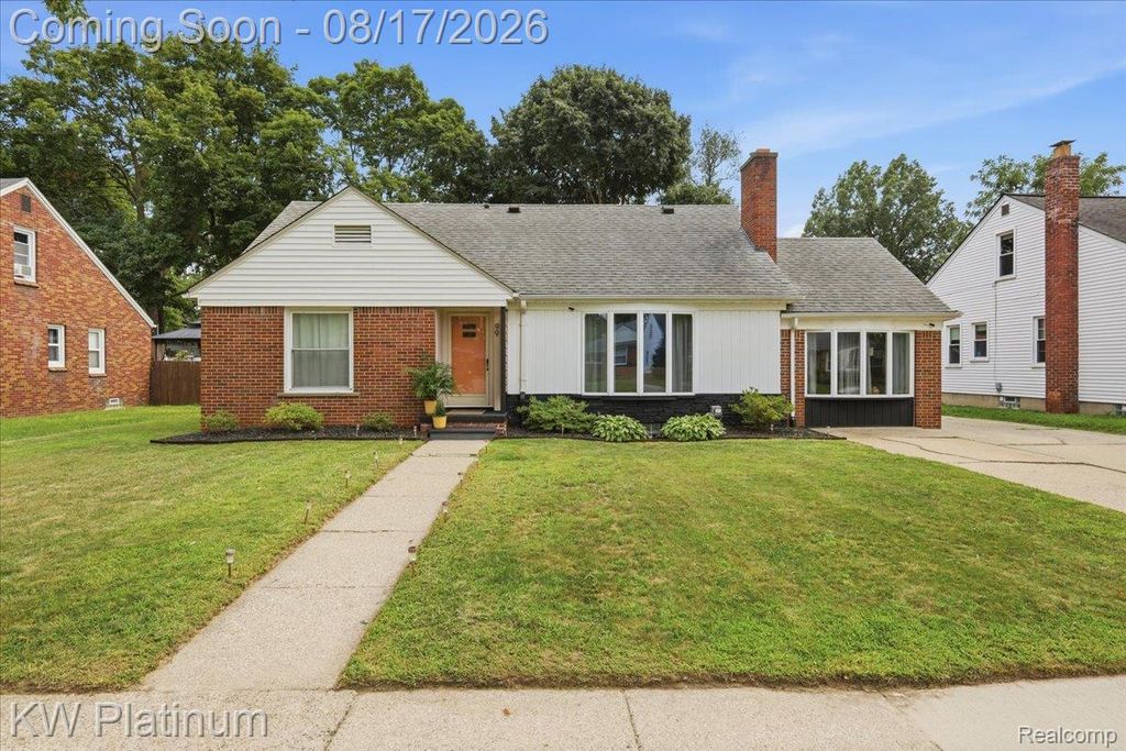 99 High Street, Mt. Clemens, MI 48043