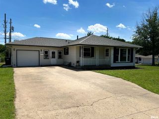 1300 JEFFERSON Street, Pekin, IL 61554