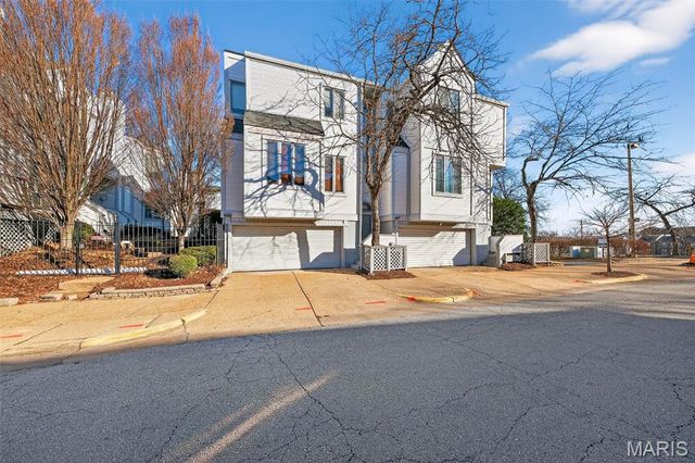 28 Columbus Square Drive, St Louis, MO 63101