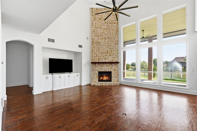 3313 Lochside, The Colony, TX 75056