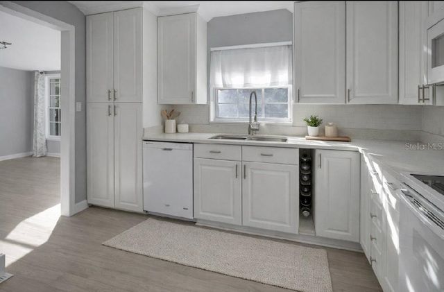 616 W MINNESOTA AVENUE, Deland, FL 32720