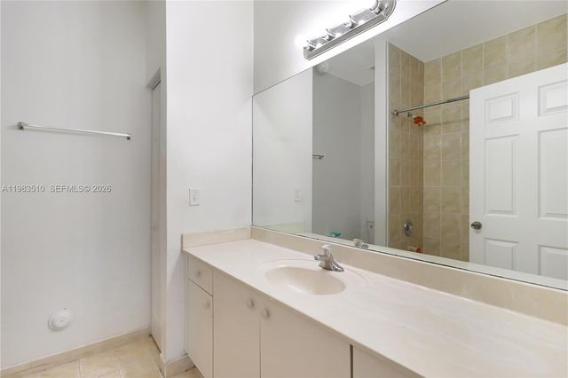 373 NE 26th Pl 201, Homestead, FL 33033