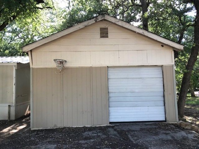 210 Ash Creek Court, Springtown, TX 76082