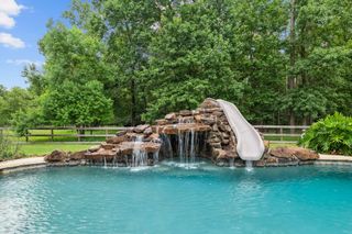 20801 Plaza Circle, Crosby, TX 77532