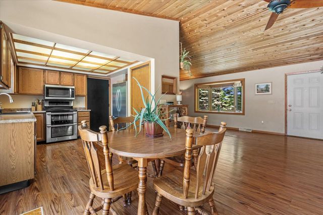 620 Prairie View DRIVE, North Prairie, WI 53153