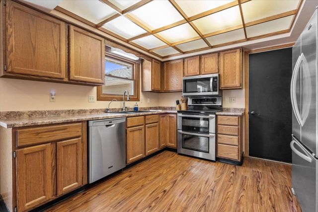 620 Prairie View DRIVE, North Prairie, WI 53153