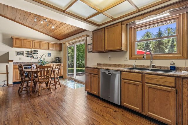 620 Prairie View DRIVE, North Prairie, WI 53153