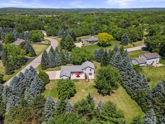 620 Prairie View DRIVE, North Prairie, WI 53153