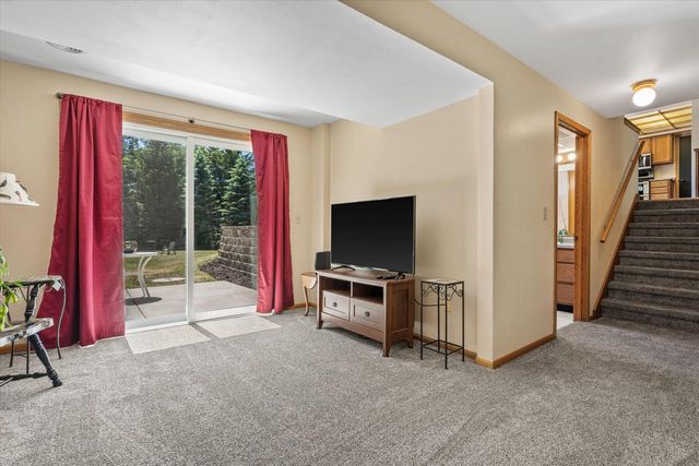 620 Prairie View DRIVE, North Prairie, WI 53153