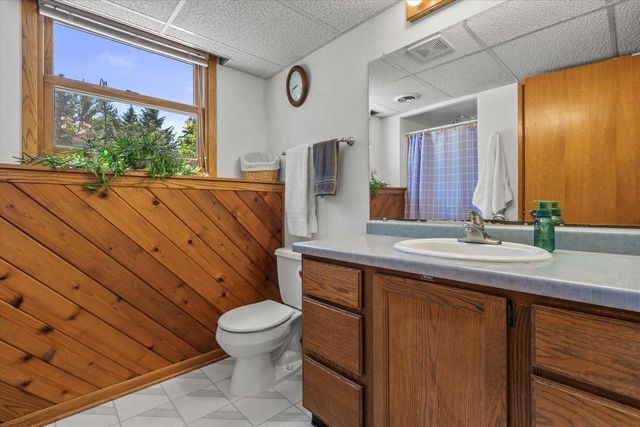 620 Prairie View DRIVE, North Prairie, WI 53153