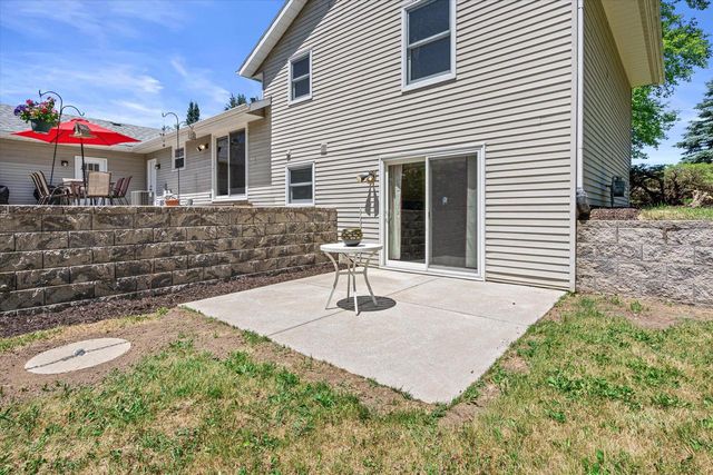620 Prairie View DRIVE, North Prairie, WI 53153